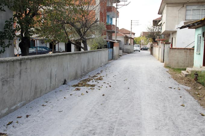 Akyazı Belediyesi, örnek sokak çalışmalarına devam ediyor