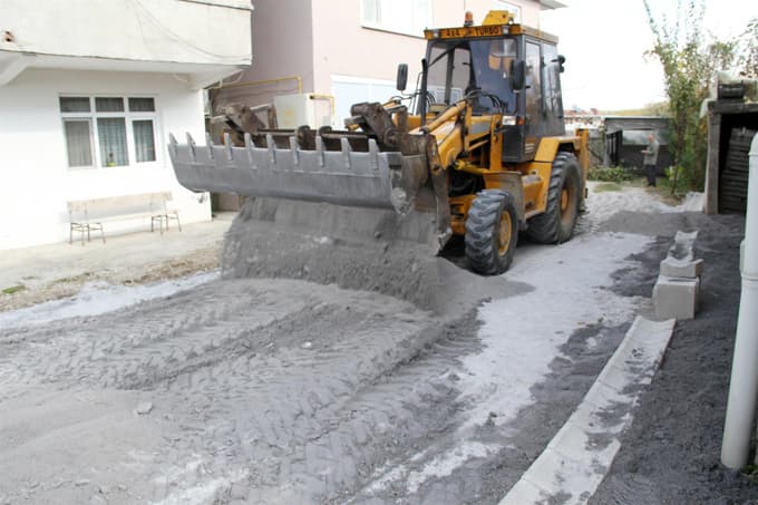 Akyazı Belediyesi, örnek sokak çalışmalarına devam ediyor