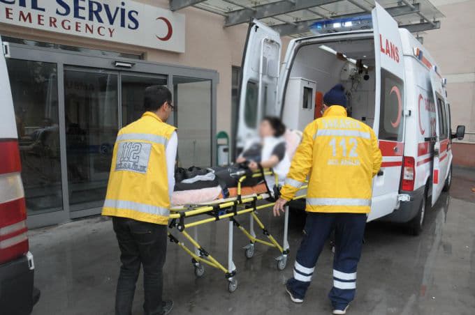 Anne ve kızı sobadan çıkan gazdan zehirlendi
