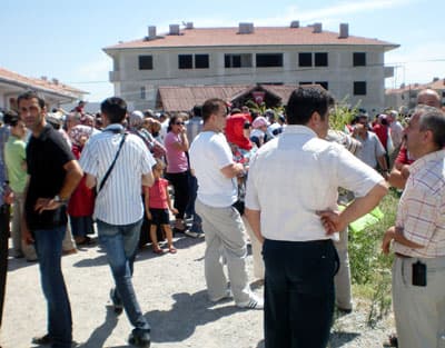 Dolandırılan Kooperatif Üyeleri Tepkili