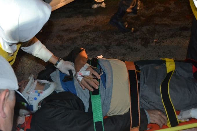 Alkollü sürücü iki kişiyi yaralayıp kaçtı