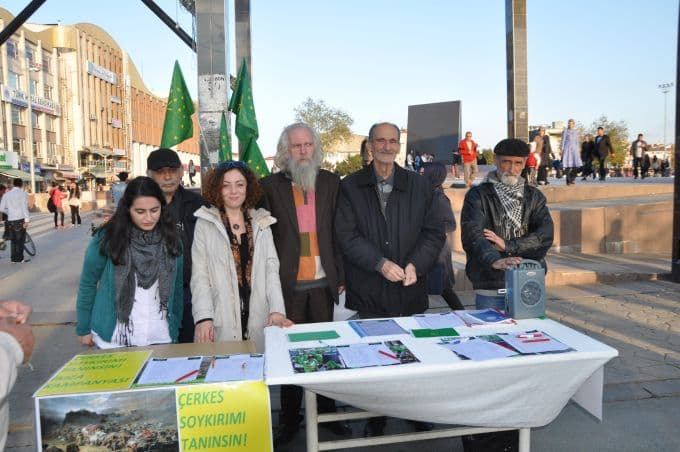 Çerkez soykırımının tanınması için imza topluyorlar
