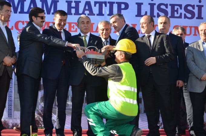 Erenler İmam Hatip Lisesi'nin temeli atıldı