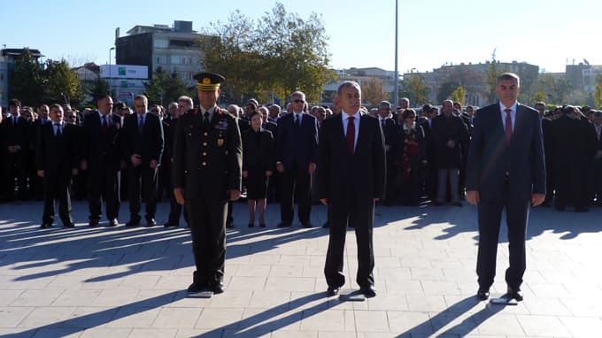 Ulu Önder Atatürk, ebediyete intikal edişinin 75'inci yıldönümünde anıldı 