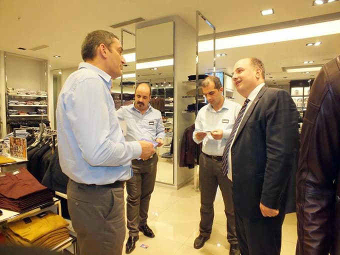 Cihan Saraç, Ada AVM esnafını gezdi