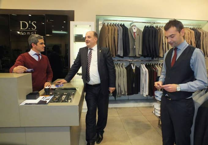 Cihan Saraç, Ada AVM esnafını gezdi