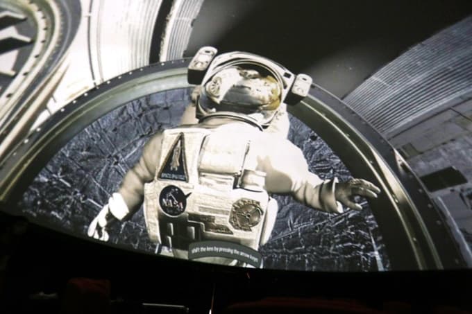 Öğrenciler, evrenin gizemini Serdivan Planetaryum'da keşfediyor