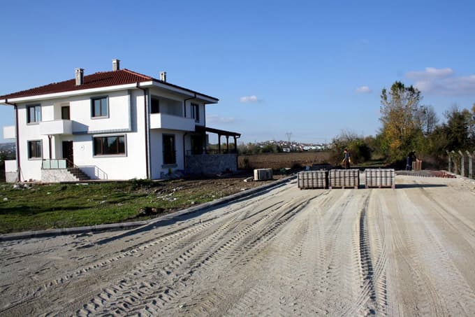 Arifiye'de, örnek cadde ve sokaklar oluşuyor