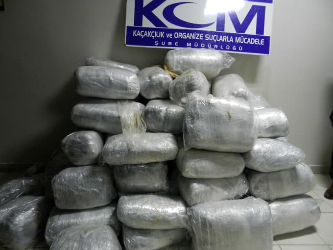 450 kilo uyuşturucuyla yakalandı!