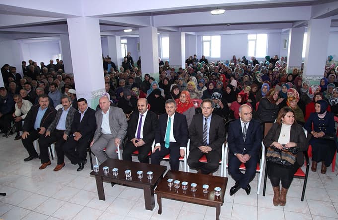 Döngeloğlu: "Ailesini çok seven Peygamberin ümmetiyiz