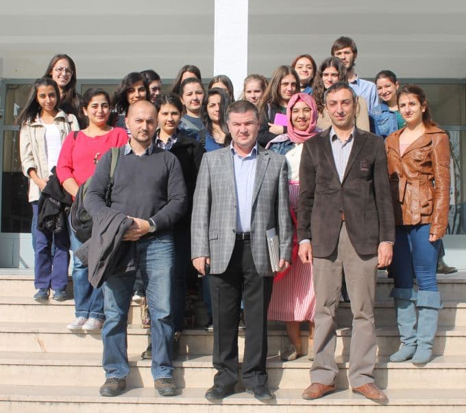 Matur, SAÜ'lü öğrencilere yerel basını anlattı