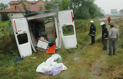 Hasta Taşıyan Ambulans Takla Attı