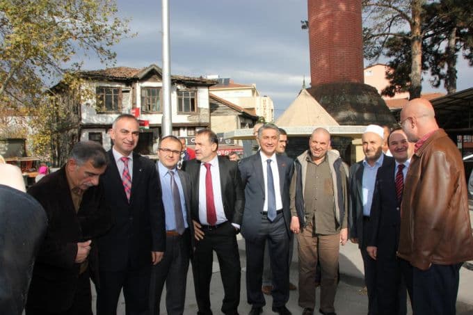 Sapanca Kaymakamlığı, 2 bin kişiye aşure dağıttı