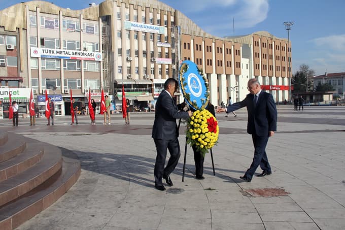Öğretmenler Günü kutlanıyor