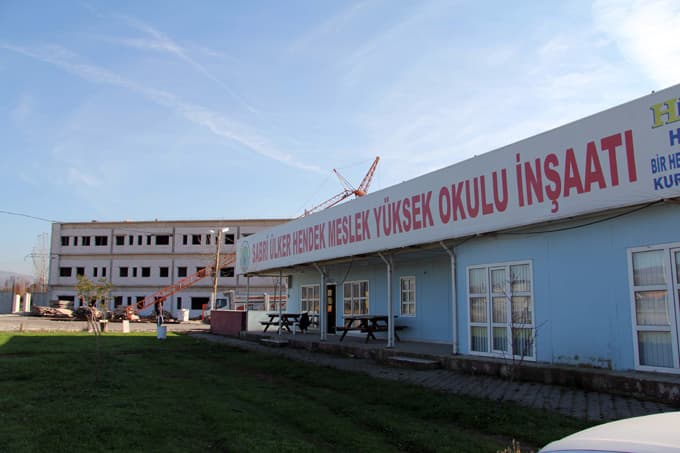 Hendek'te yeni bir eğitim yuvası yükseliyor