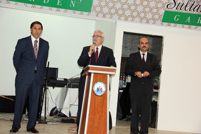İki okuldan ortak Öğretmenler Günü programı