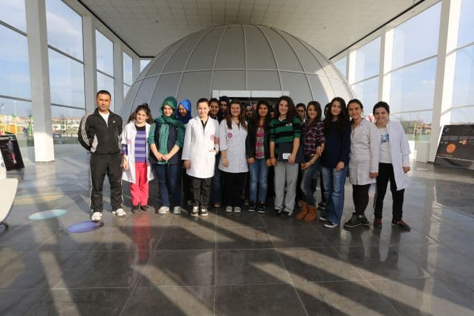 Serdivan Planetaryum ziyaretçilerini ağırlıyor