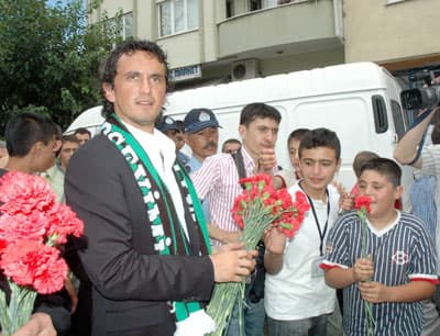 Tuncay Şanlı'nın Lahiyası Doğduğu Sokakta Açıldı