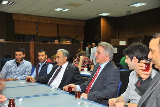Vali Büyük, SAÜ'lü öğrencilere sürpriz yaptı