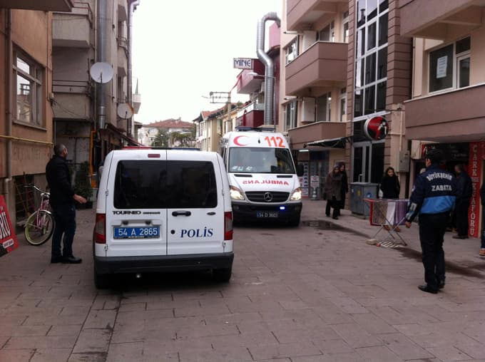 Kardeş kavgasında kan aktı
