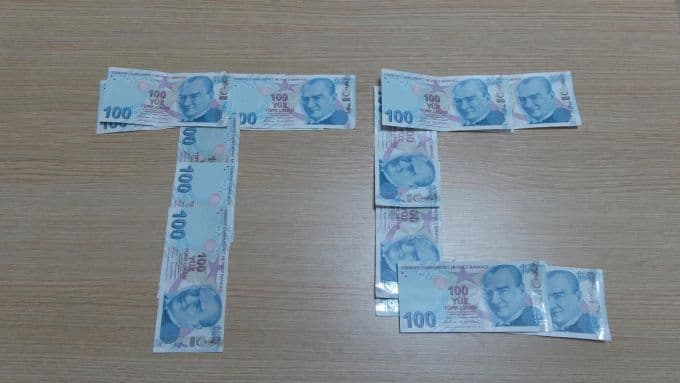 Sahte paralarla alışveriş yapıp kaçtılar ama...