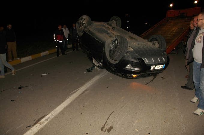 Önce başka araca çarptı, sonra takla attı