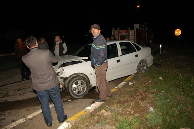Önce başka araca çarptı, sonra takla attı