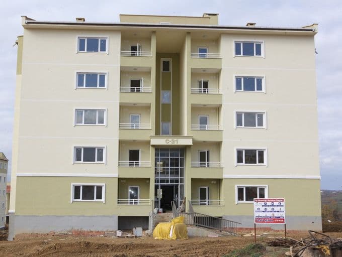 Orta hasarlı bina sahipleri, yeni evlerine kavuşuyor