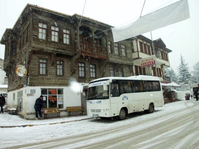 Taraklı'da kar yağışı etkili oluyor