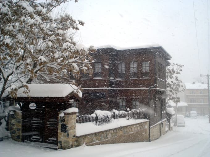 Taraklı'da kar yağışı etkili oluyor