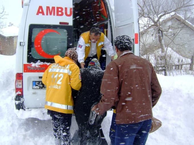 Diyaliz hastasının imdadına ambulans yetişti