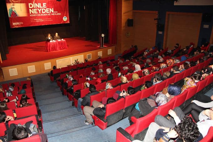 "Mevlana'yı konuşmak, insan-ı kâmili konuşmaktır" 