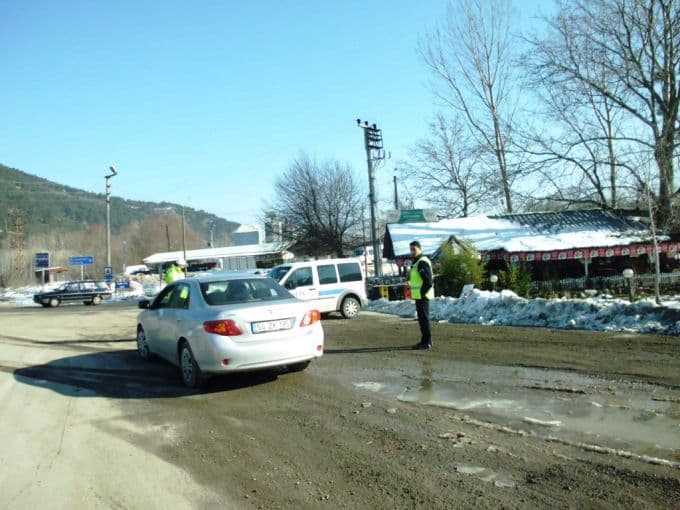 Taraklı'da kar lastiği denetimi yapıldı