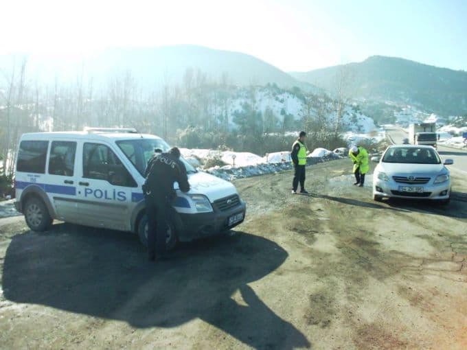 Taraklı'da kar lastiği denetimi yapıldı
