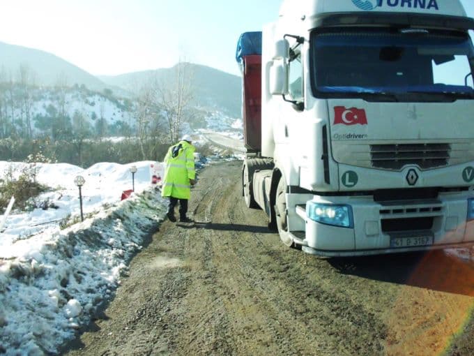 Taraklı'da kar lastiği denetimi yapıldı