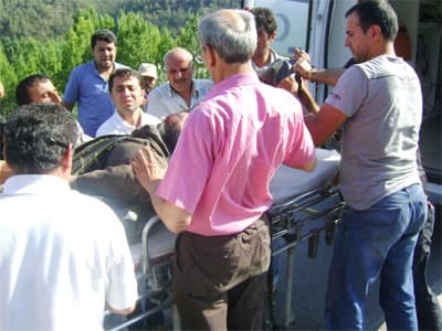 Kamyon Dere Yatağına Uçtu