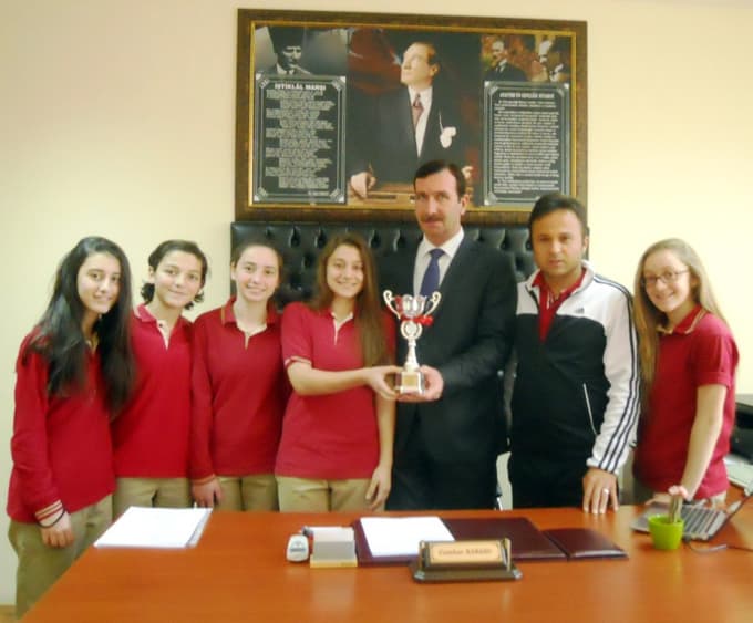 17 Ağustos Ortaokulu'ndan büyük başarı