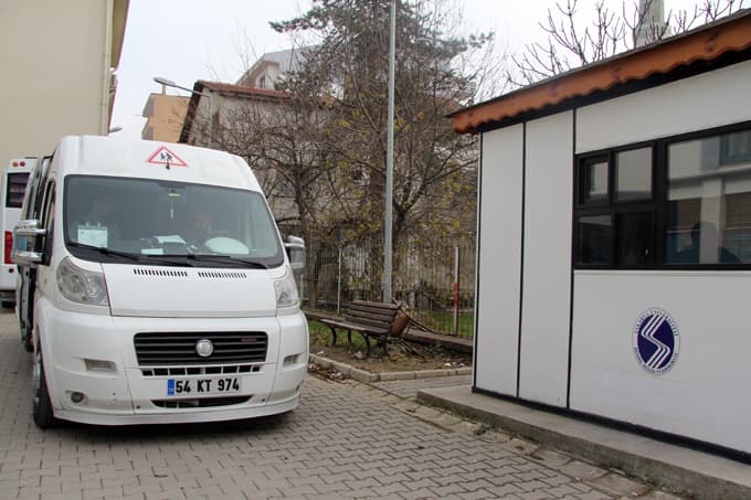 Hendek Belediyesi'nden iki kampüs arasında örnek uygulama