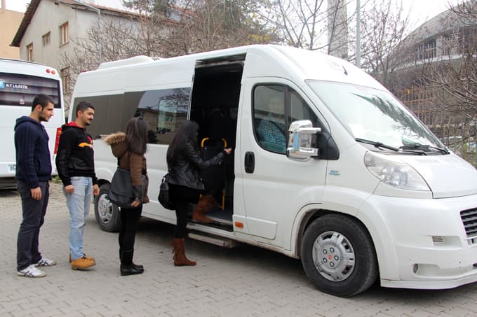 Hendek Belediyesi'nden iki kampüs arasında örnek uygulama