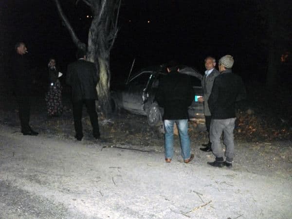 Alkollü sürücü, otomobiliyle ağaca çarptı