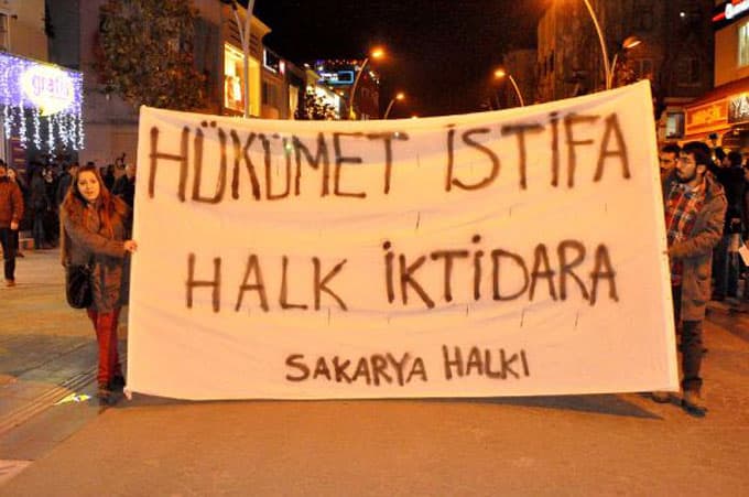 Başbakan'ın Sakarya ziyareti öncesi CHP'lilerden hükümet istifa yürüyüşü