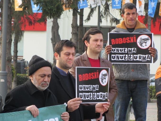 "AK Parti de kendi özeleştirisini yapmalıdır"