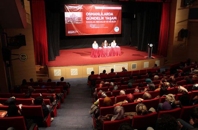 AKM'de Osmanlı'nın sosyal hayatı konuşuldu