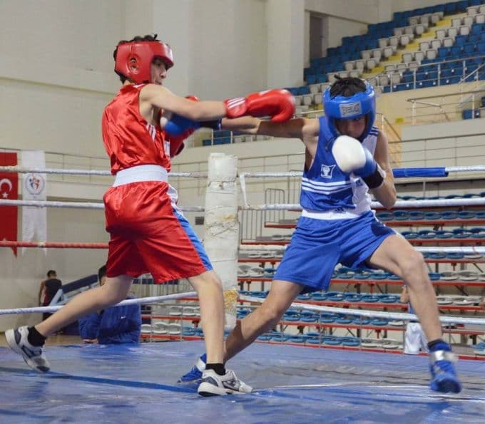 Kulüpler arası teşvik boks müsabakaları yapıldı