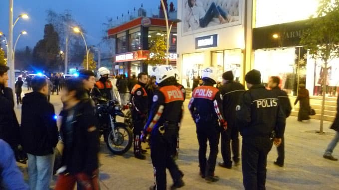 Bıçaklı sopalı kavga