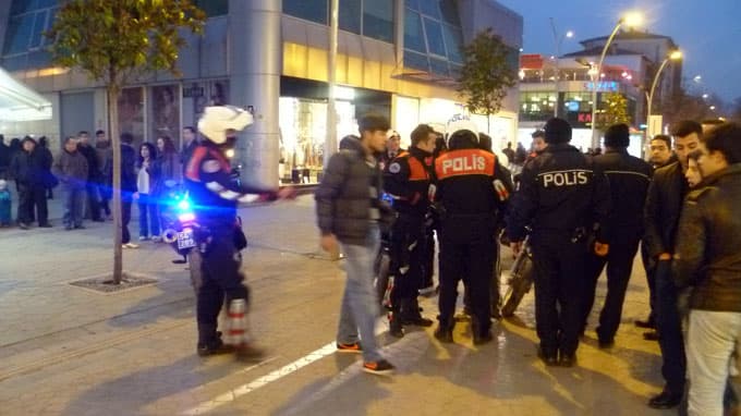 Bıçaklı sopalı kavga
