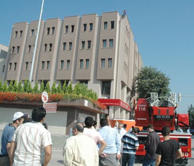 Parasını Alamayınca İntihara Teşebbüs Etti