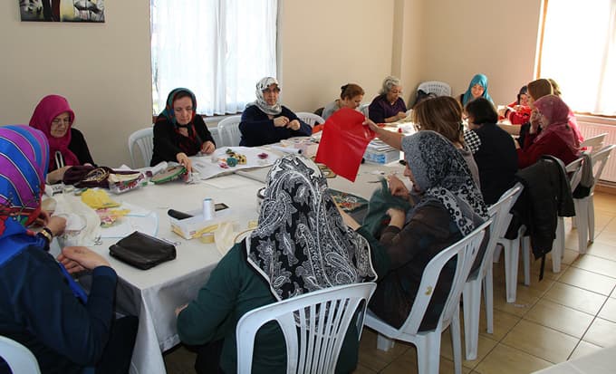 Kursiyerler, hayatın stresini SAMEK'te atıyor