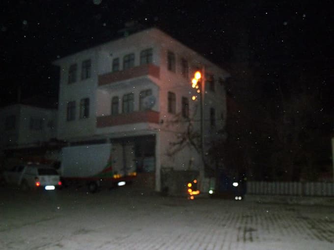 Elektrik direğinden çıkan yangın korkuttu