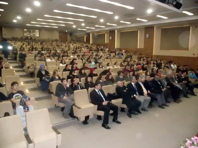 Erenler'de YGS hazırlık seminerleri devam ediyor